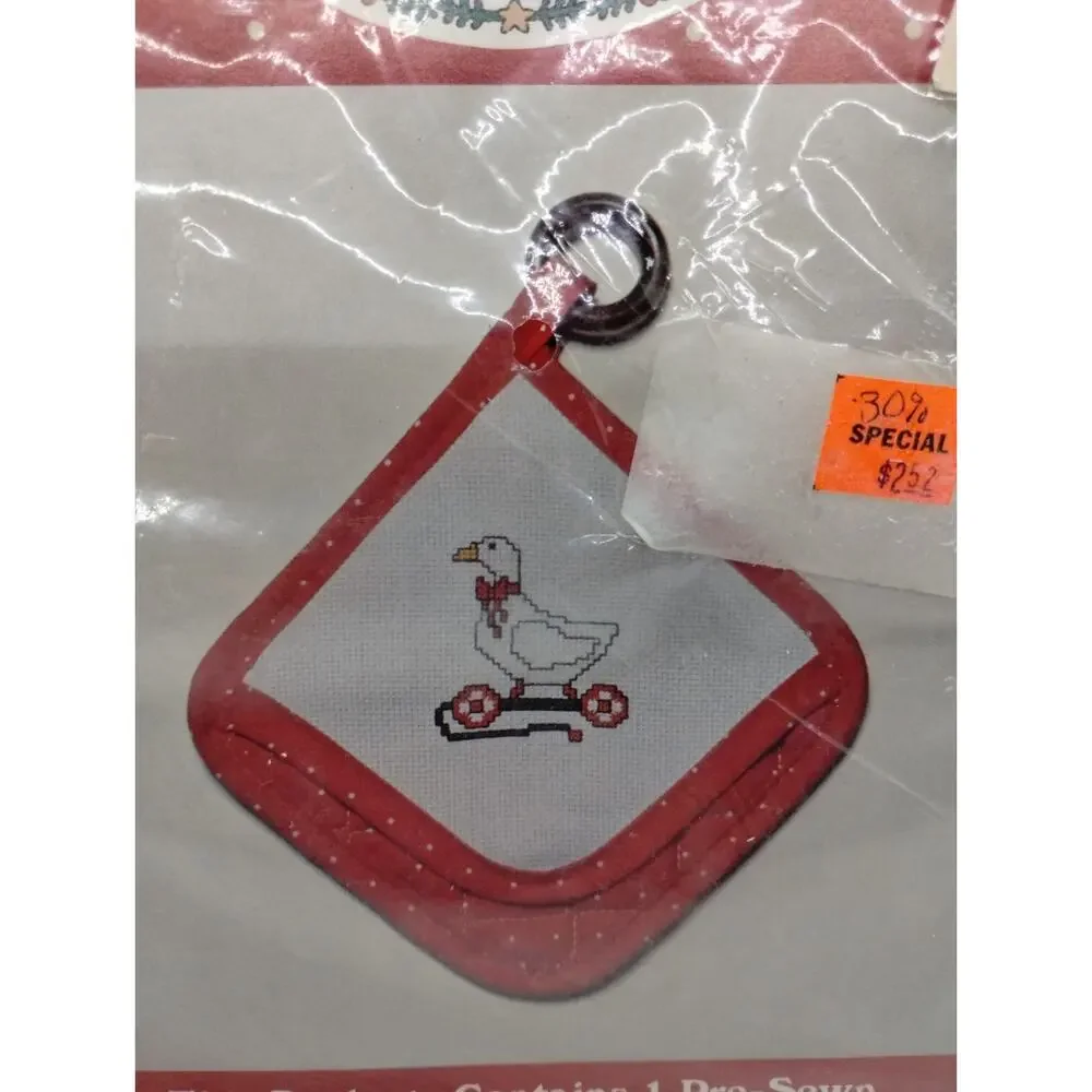 O' Christmas Tree Counted Cross Stitch Pot Holder - 4171001